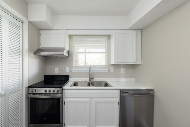 Cocina de baño de 2 camas y media - Apex Johnson City Apartamentos