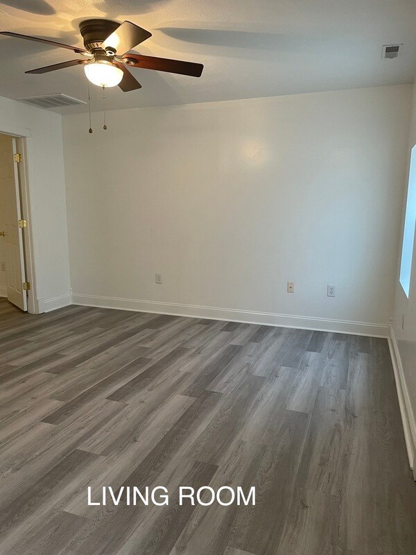 Photo - 231 E 13th St Unit 4