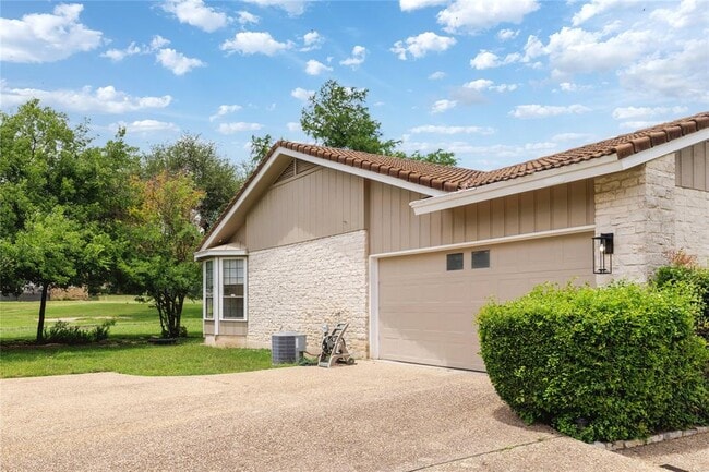 Photo - 611 Lido St