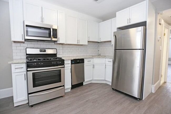 Building Photo - 129 Eutaw St Unit #1 Rental
