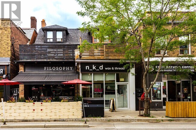 Photo - 910 Bloor St W