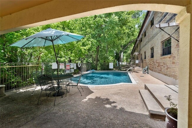Building Photo - 407 E 45th St Unit 211 Rental