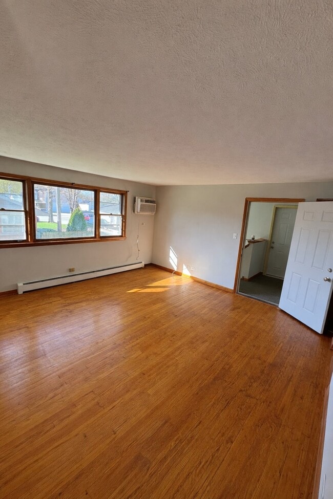 Building Photo - 544 S Water St Unit 2E