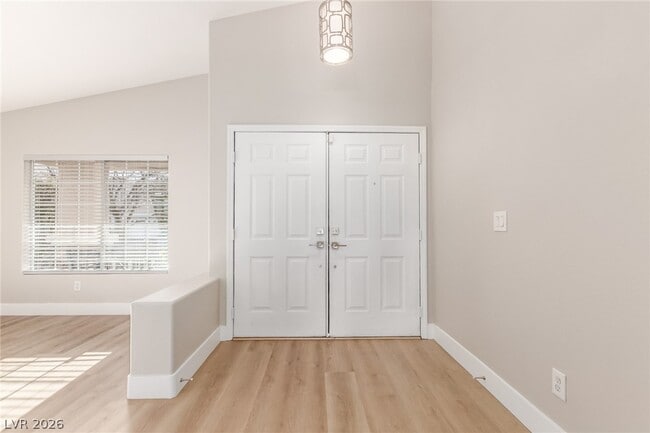 Photo - 10132 Desert Wind Dr