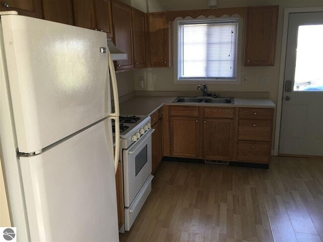 Photo - 1850 Airway Dr