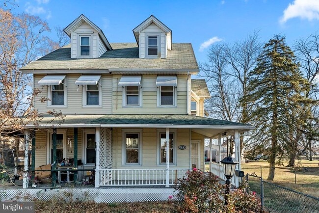 Photo - 606 Spruce St