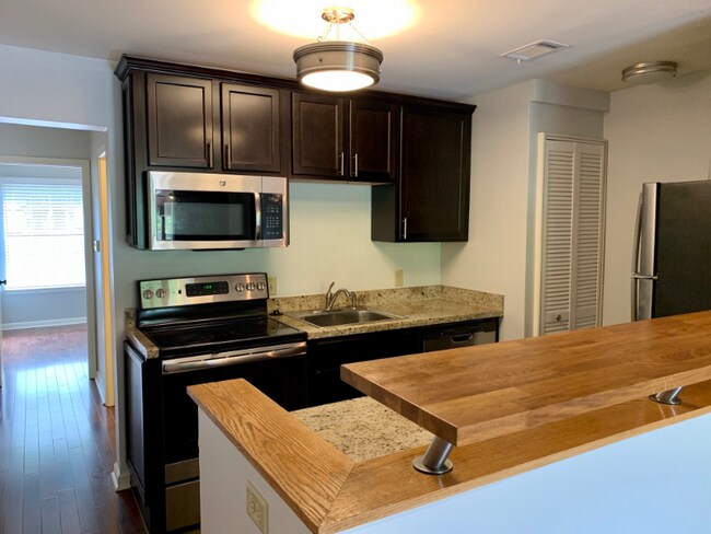 Photo - 518 E 7th St Unidad 26