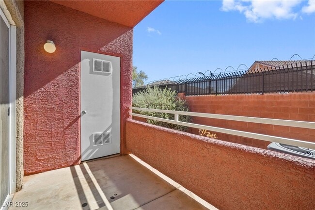 Photo - 4730 E Craig Rd Unidad 1005