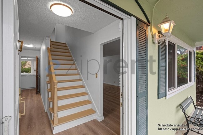 Photo - 60 Deerhaven Pl