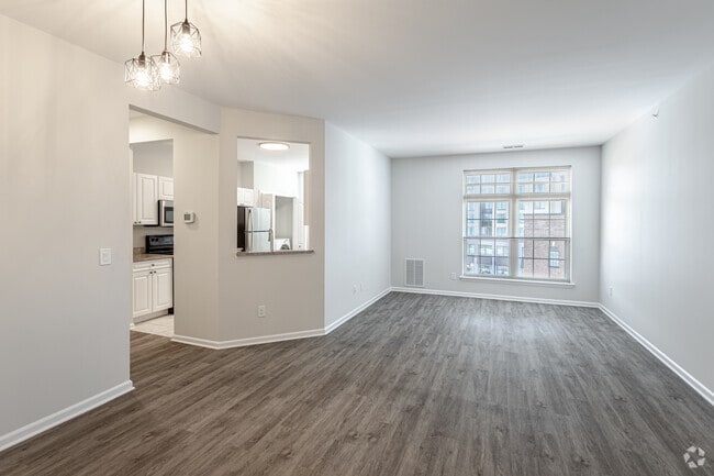 2BR, 2BA - 1125SF - Living Room
