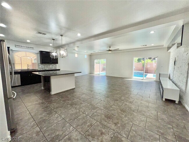 Photo - 8412 Golden Amber St