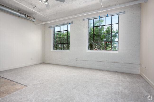 3BR, 2BA - 1,650SF - Living Room