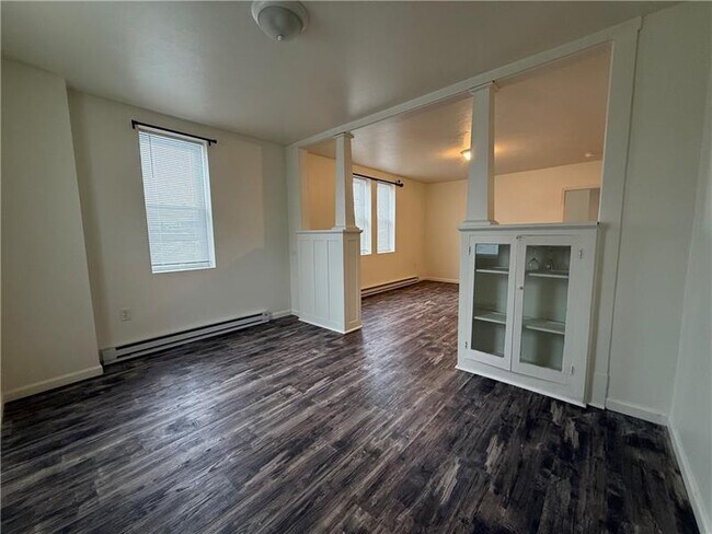 Photo - 571 Kendall Ave