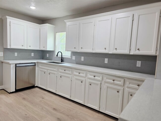 Photo - 115 Blackwell St