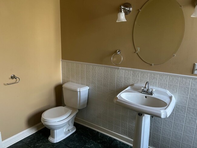 Photo - Spacious 4-Bedroom Country Home – Pet Frie...