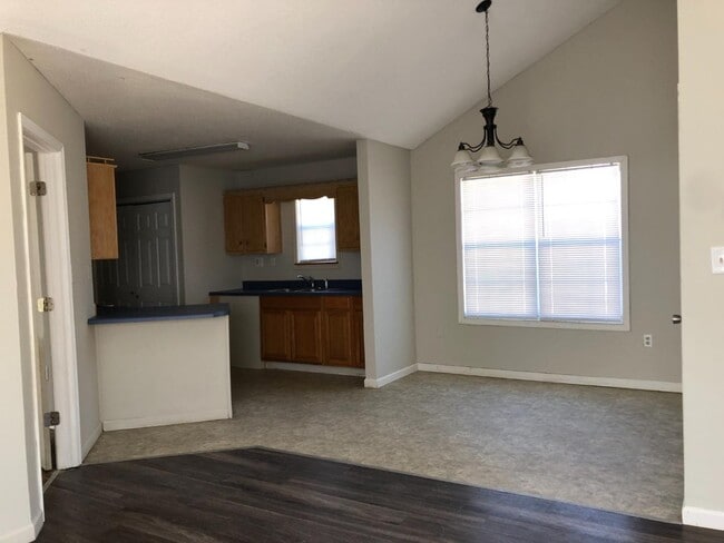 Photo - 103 Elm Tree Ln