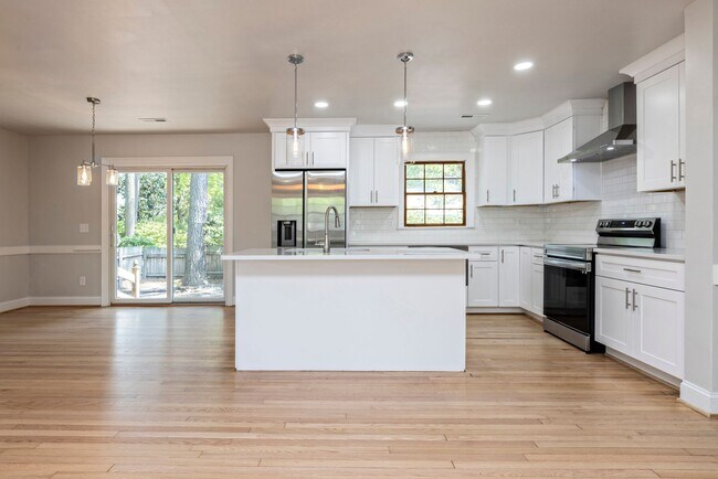 Photo - 652 Little Neck House for rent in Virginia...