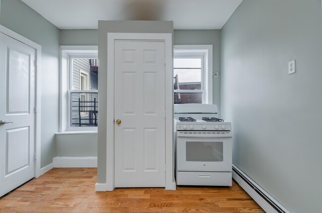 Photo - 80 W 18th St Unit 6