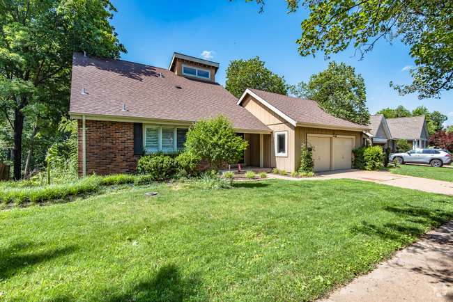 Building Photo - 681 Huntley Heights Dr Rental