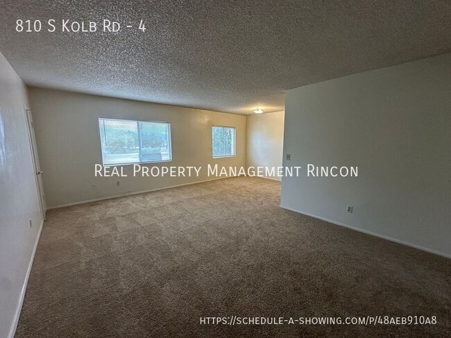 Photo - 810 S Kolb Rd