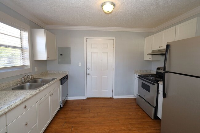 Photo - 817 Lilly St