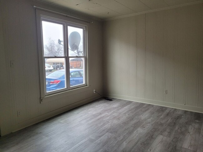 Photo - 7 N Washington St