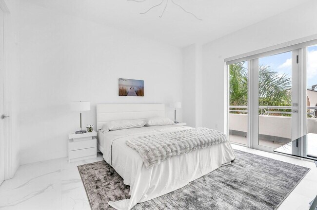 Photo - East Boca Raton Road, Boca Raton, FL 33432 - 3 BR 2 BA condo