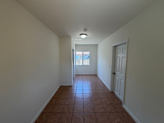 1512 E 11th St Unidad B