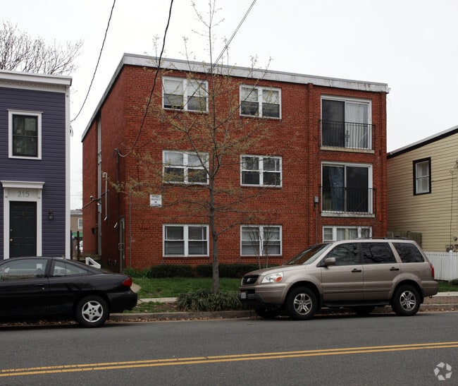 Building Photo - Spring Gardens Apartments