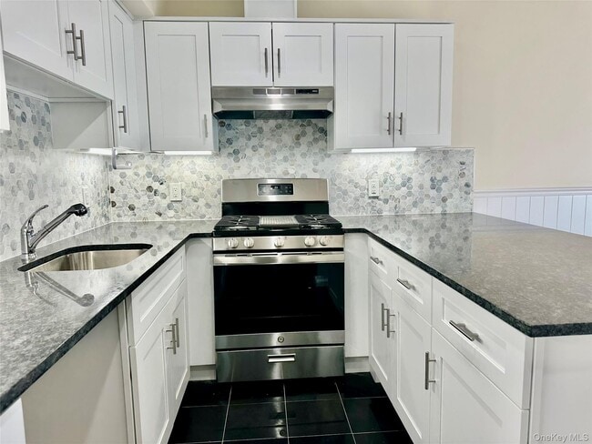 Photo - 2 Heritage Dr