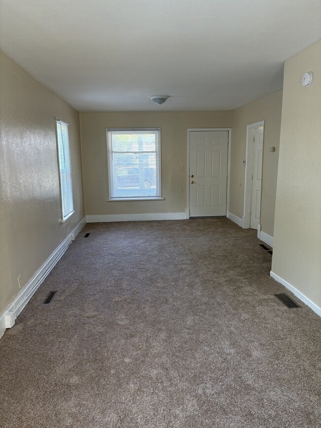 Photo - 3022 N Thomas Ave