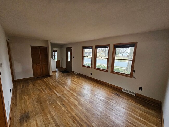 Photo - 621 William St