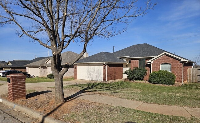 Photo - (3) Bed/(2) Bath East Norman Avail NOW!