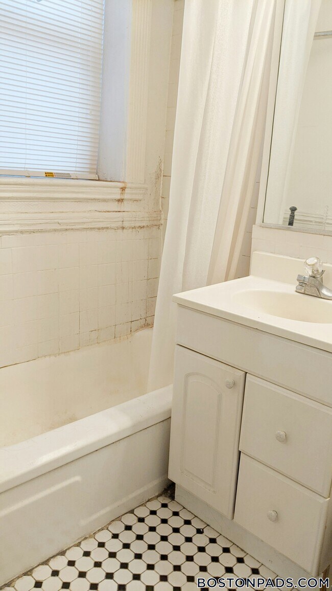 Photo - 26 Hemenway St Unit 5