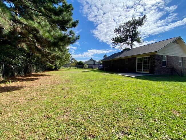 Photo - AVAILABLE MID-MARCH 2026! (Pet Friendly)