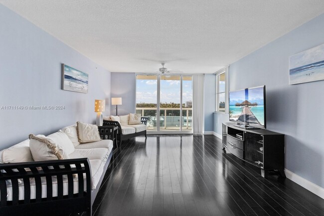 Photo - 9201 Collins Ave Condominio Unidad 721