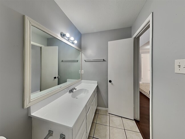 Photo - 15727 Cascade Point Dr