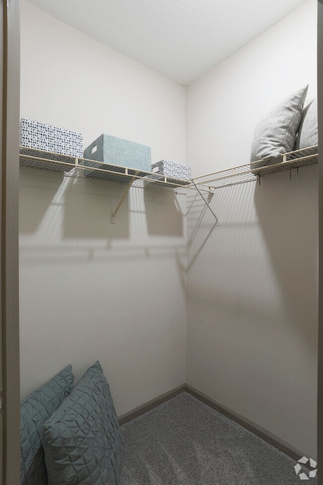 2BR, 2BA