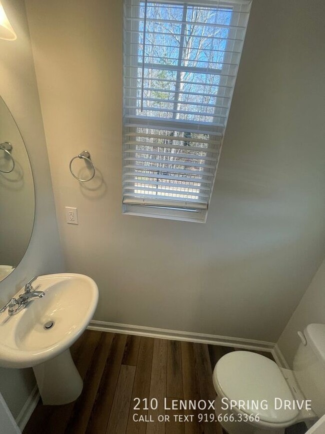 Photo - 210 Lennox Spring Dr