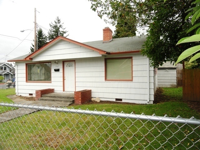 Lovely 2 bedroom home in Tacoma! - Lovely 2 bedroom home in Tacoma!