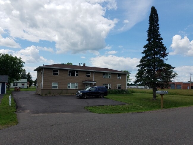 Building Photo - 816 E 6th St N Unit 1