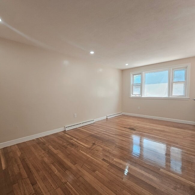 Photo - 131 Itasca St