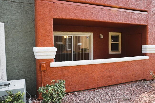 Photo - SW - COZY CONDO - 2 BEDROOM - 1ST FLOOR Unit 1044