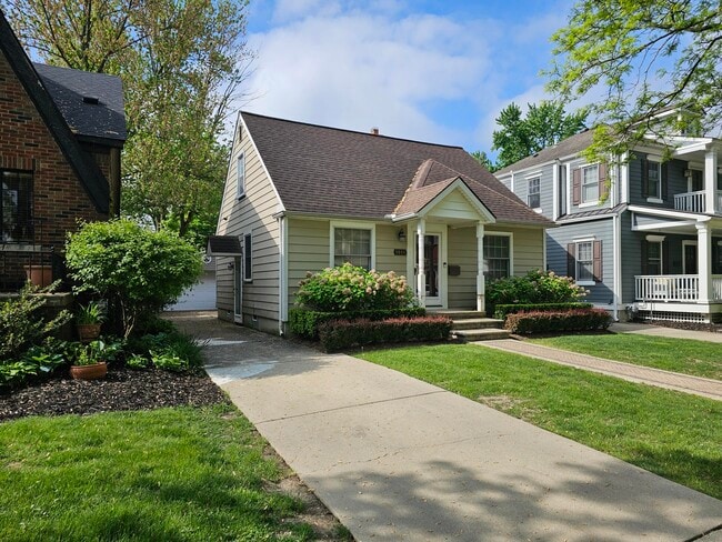 Photo - 1016 Bird Ave House