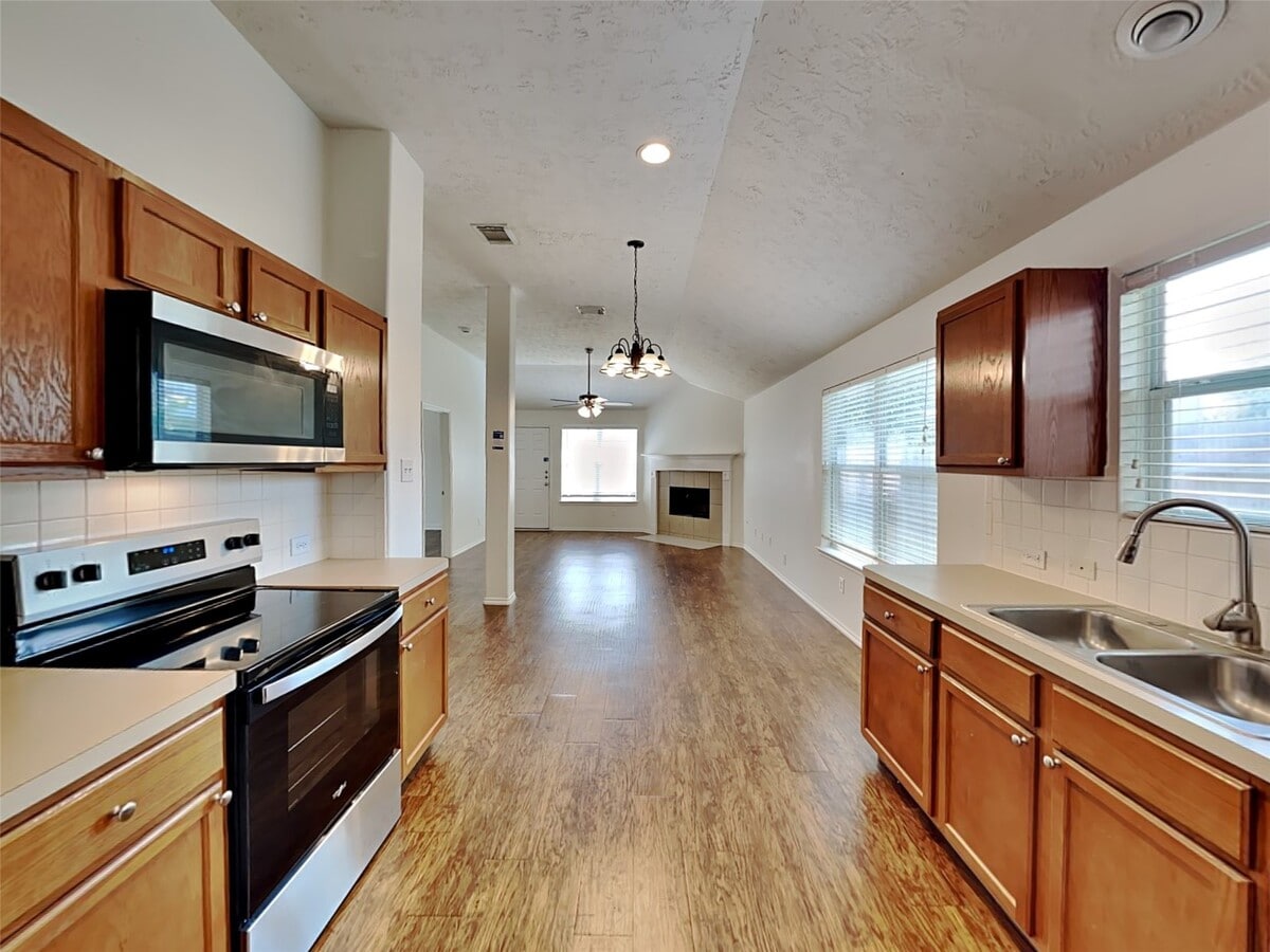 Photo - 18413 Sunrise Oaks Ct House