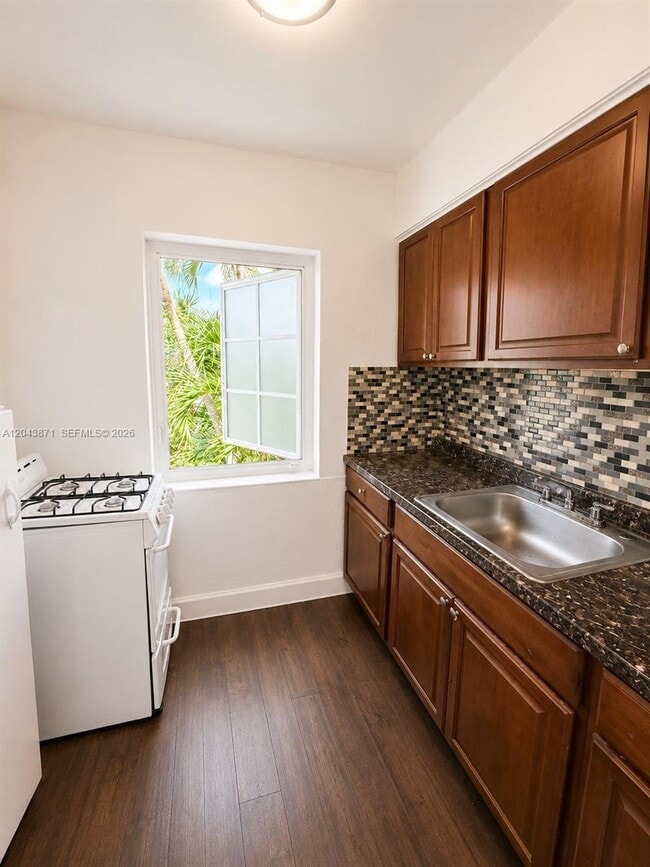 Photo - 322 25th St Unit 12