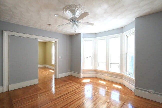 Photo - 58 Vinal Ave Unit 2F