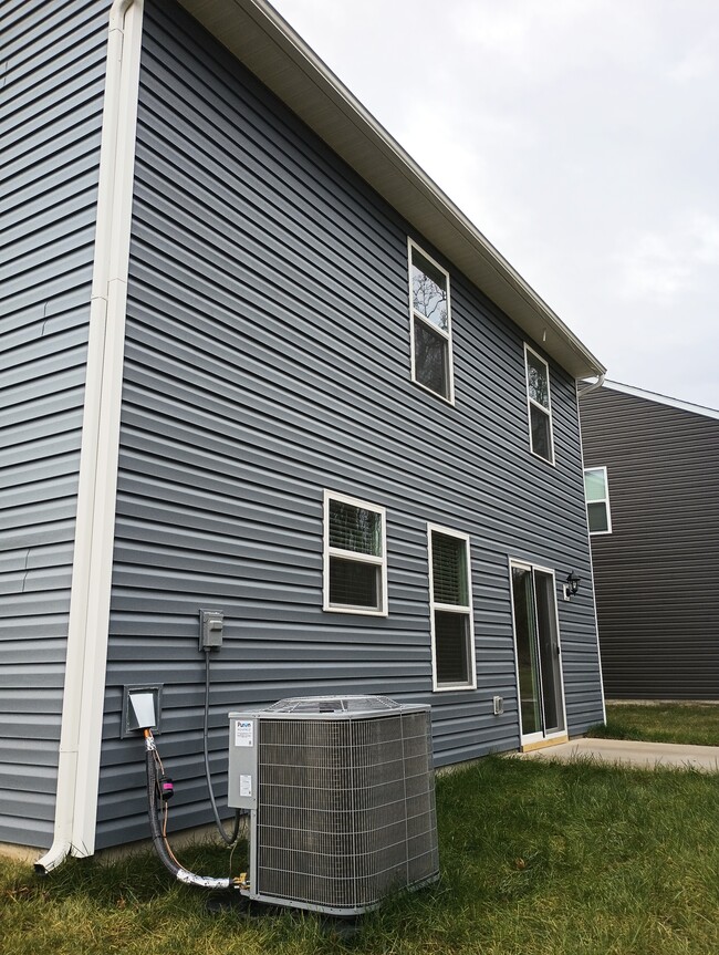 Photo - 1144 Aspen Ter