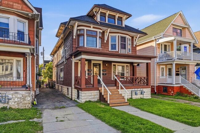 Photo - 220 Stevenson St Unit Lower Front