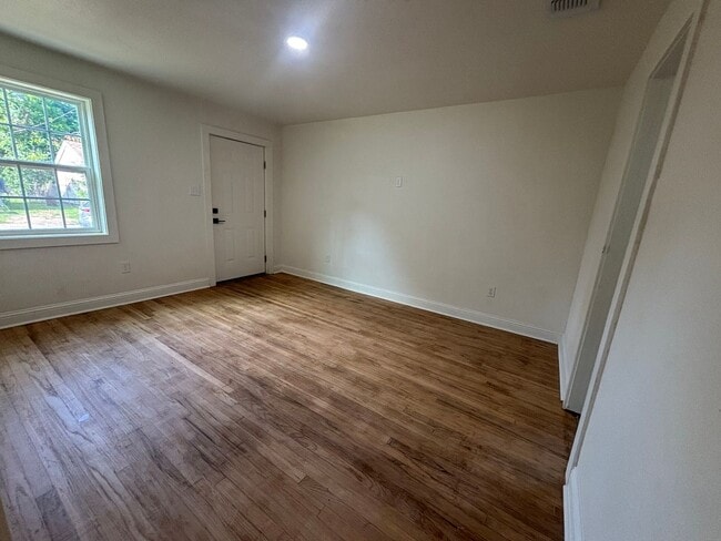 213 Kelly St